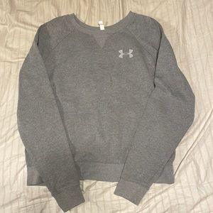 Gray long sleeve shirt